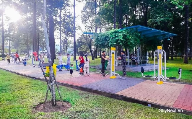CÔNG VIÊN GIA ĐỊNH - +300 Thiết Bị Vui Chơi Giải Trí Giáo Dục | Skynext.vn