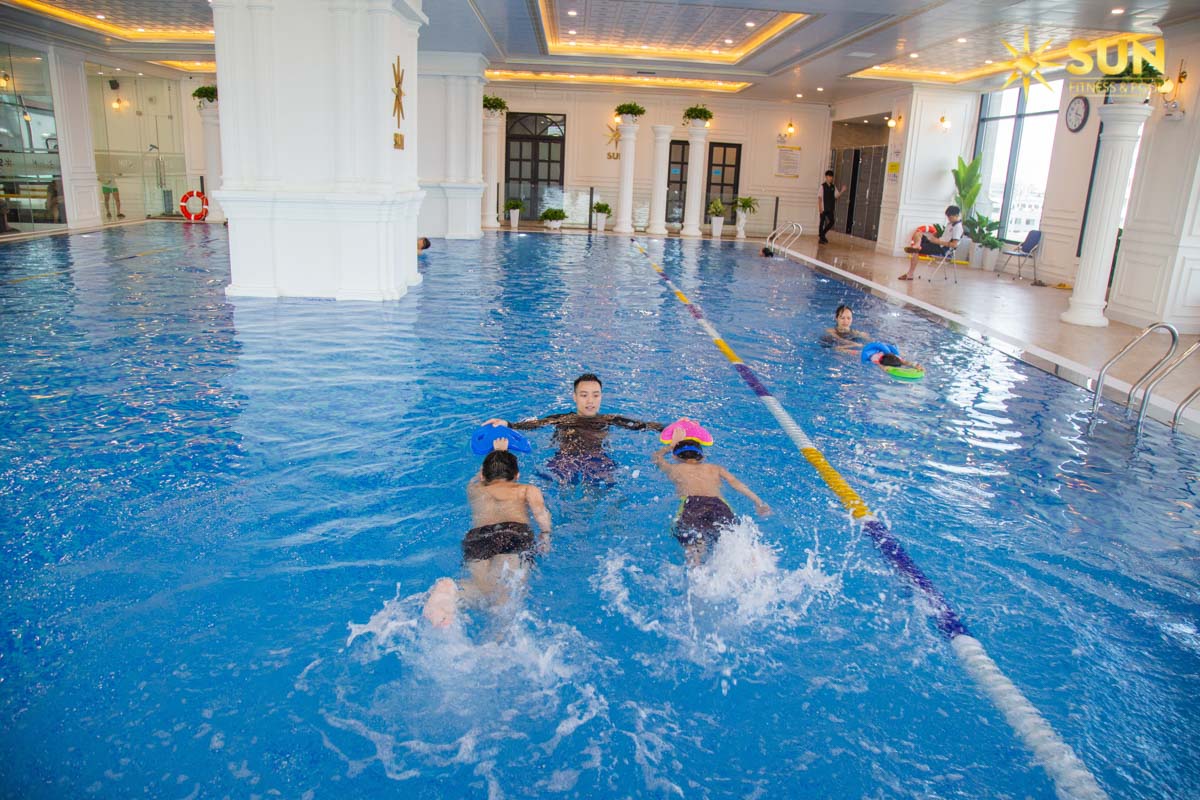 Cách bơi ếch? Như thế nào là bơi ếch đúng kỹ thuật?