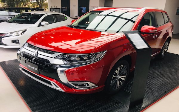 Đánh giá Mitsubishi Outlander 2022 - Dòng xe SUV 7 chỗ bền bỉ