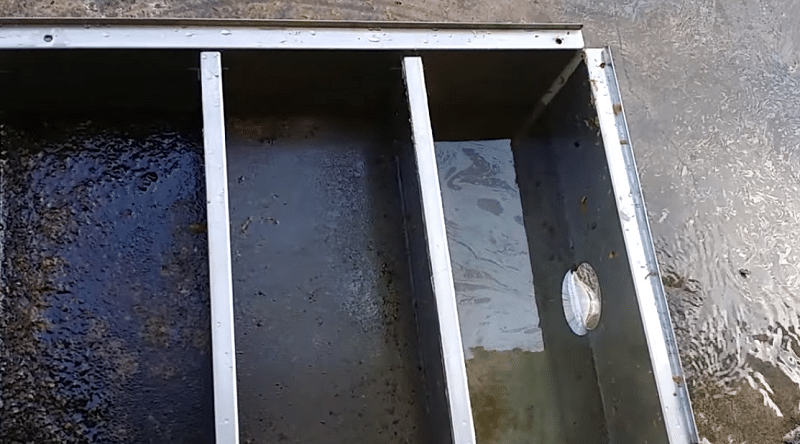 Cấu tạo bể tách dầu mỡ trong hệ thống xử lý nước thải - Công ty TNHH Công nghệ Kỹ thuật Môi Trường Sài Gòn