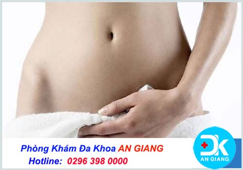 Môi bé bị sưng đỏ ở phụ nữ là bệnh gì? Bác sĩ chia sẻ