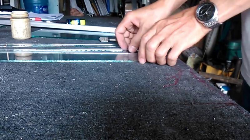 Cửa hàng cắt kính tại nhà quận 8 Hùng Thịnh