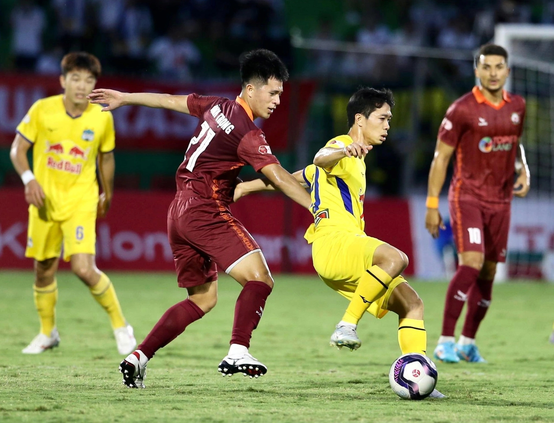 Nhận định, soi kèo HAGL vs Bình Định, 18h ngày 28/10/2022