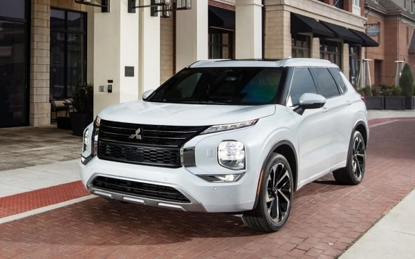 Cải tiến và mức giá của Outlander 2022 mang lại tín hiệu khả quan hơn