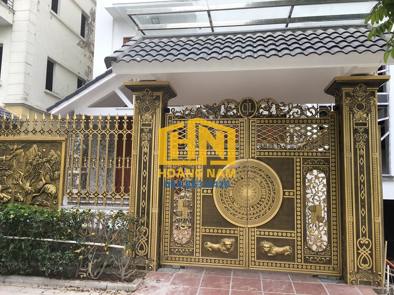 Cổng Nhôm Đúc Hà Nam giá rẻ mẫu đẹp nhất 2022 - Cổng Hoàng Nam - Nhôm đúc Hoàng Nam