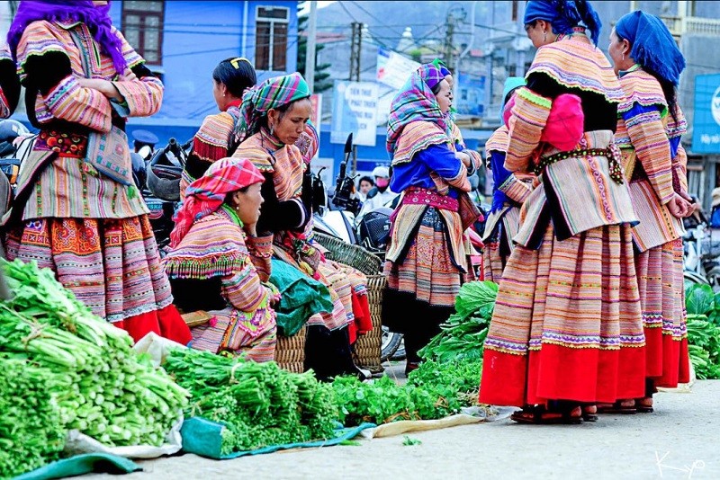 Chợ Đồng Văn Hà Giang - Khám phá bản sắc văn hóa chợ phiên