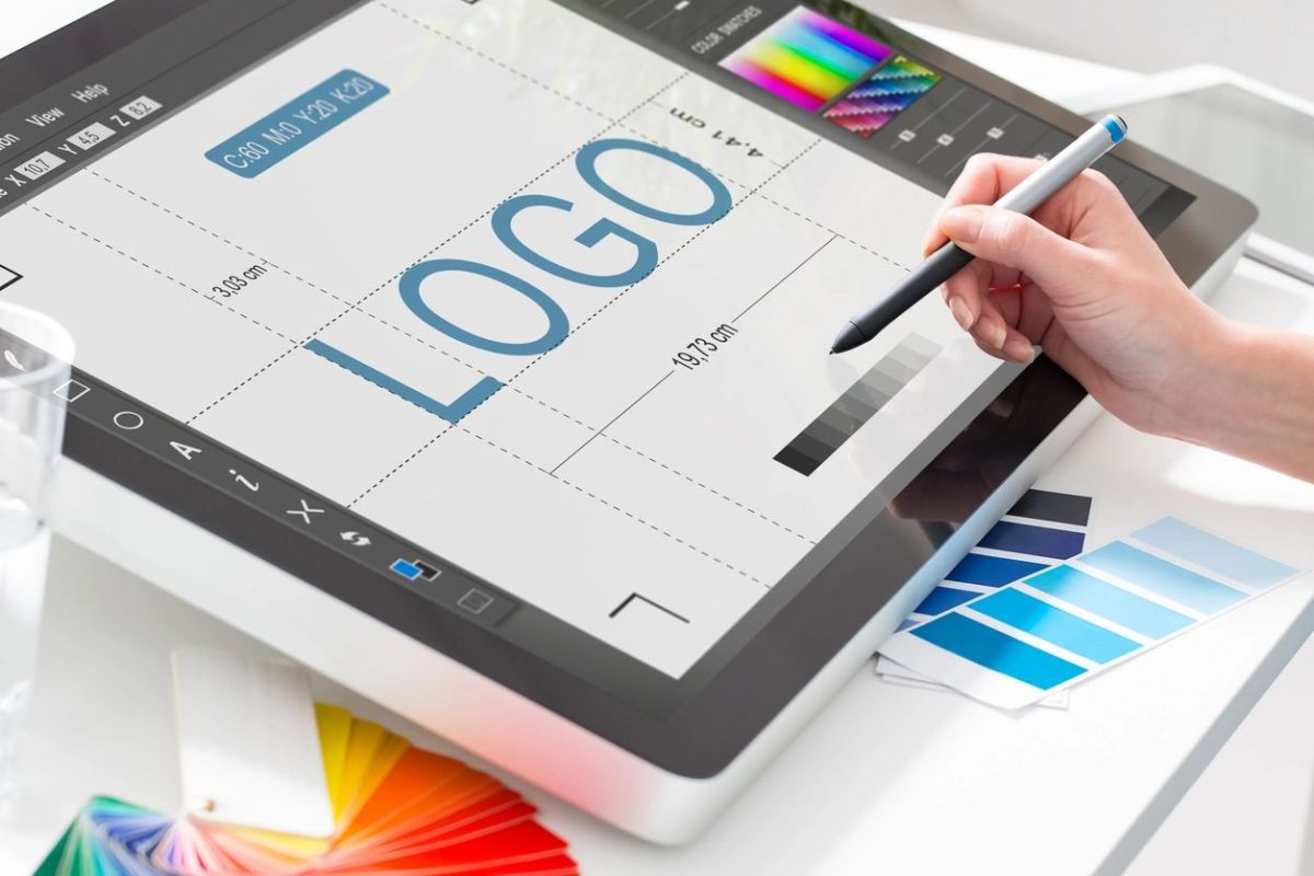 Logo Design Tips From Branding Experts