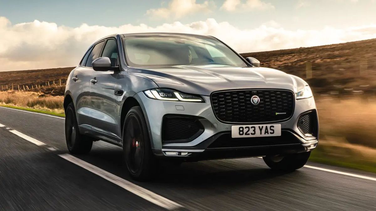 Jaguar F-Pace 2023: Giá lăn bánh và khuyến mãi T11/2022, màu sắc, đánh giá, thông số kỹ thuật