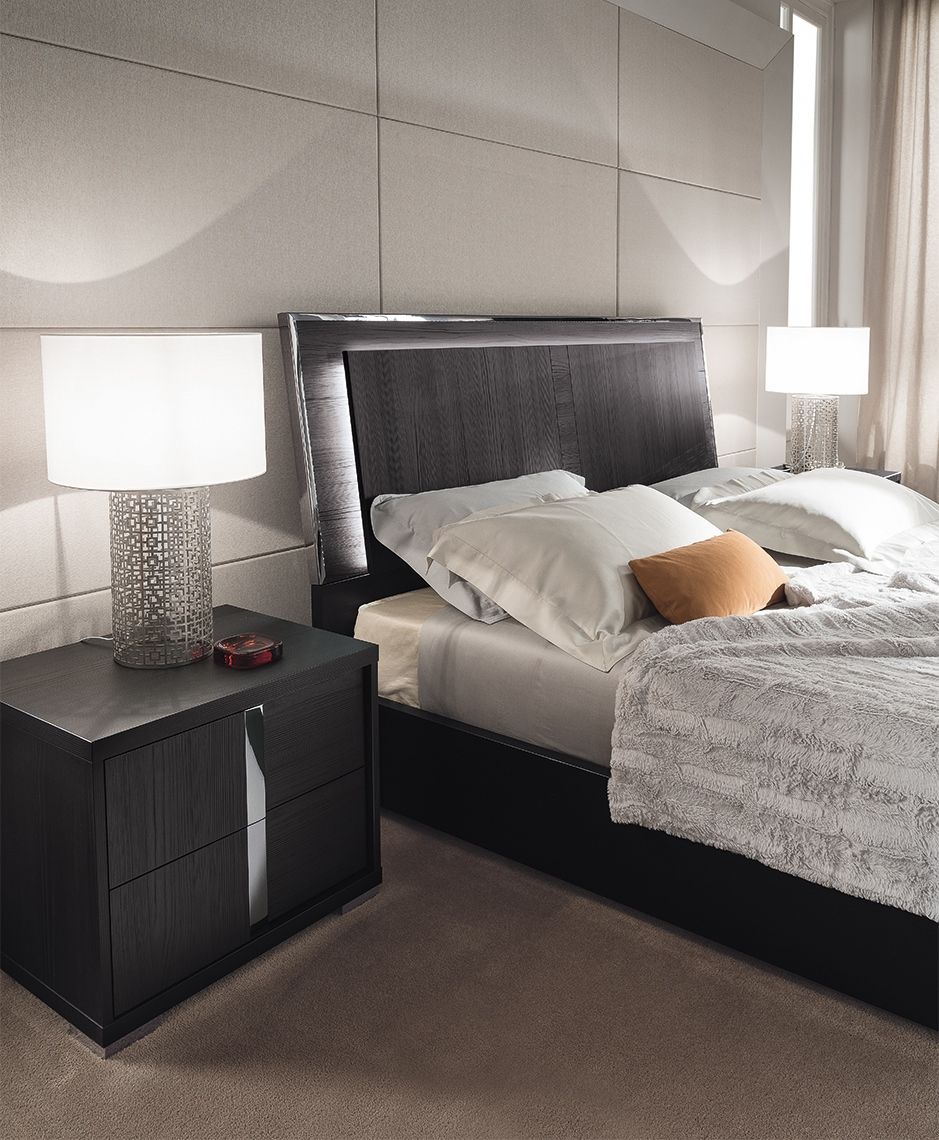 3 Ways to Style Your Contemporary Bedside Table