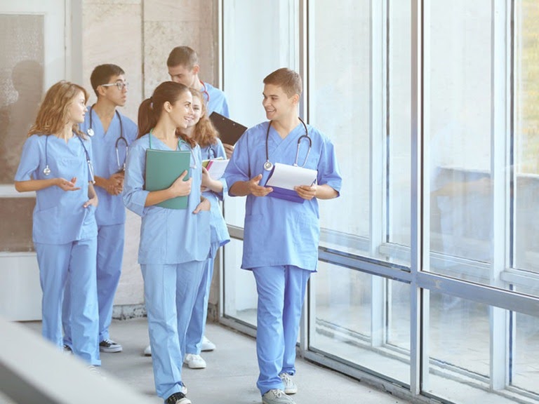 Tìm hiểu nghành Điều dưỡng cơ hội việc làm tăng cao 2022