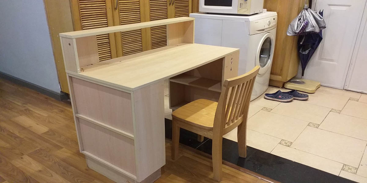 Mua bàn học thanh lý cần phải chú ý những điều gì? - ĐỒ GỖ LÊ GIA