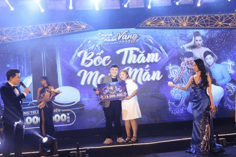 10+ Mẫu backdrop Year End Party thiết kế đẹp và ấn tượng