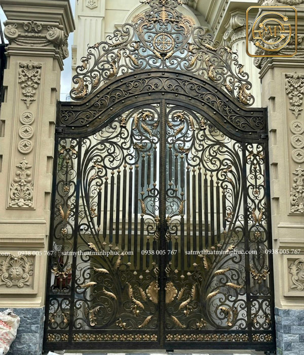 200+ mẫu cổng sắt mỹ thuật đẳng cấp nhất 2023 tại Minh Phúc