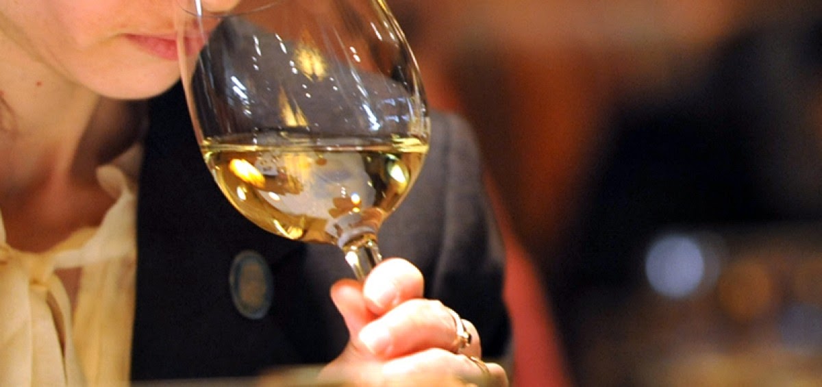 Uống rượu vang lạnh có mất mùi vị không?