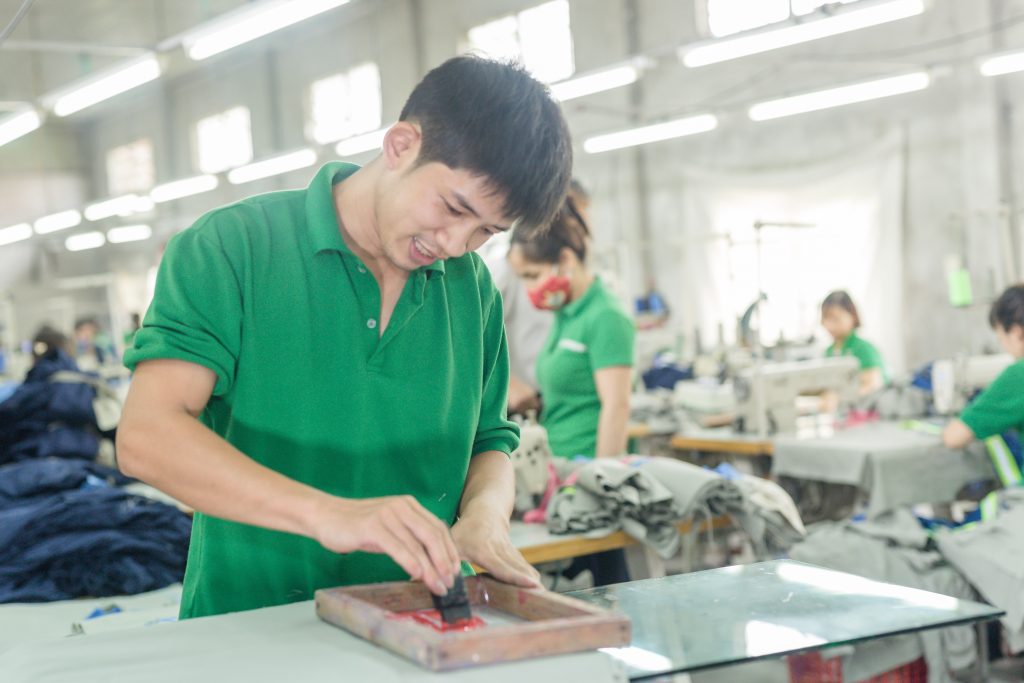 In đồng phục công nhân ở đâu uy tín, chất lượng?