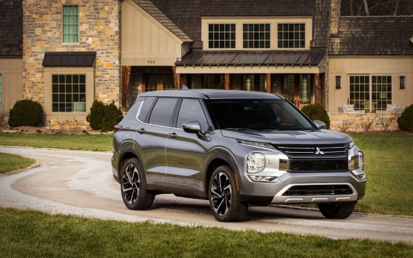 Đánh giá Outlander về động cơ, khả năng vận hành và trang bị an toàn