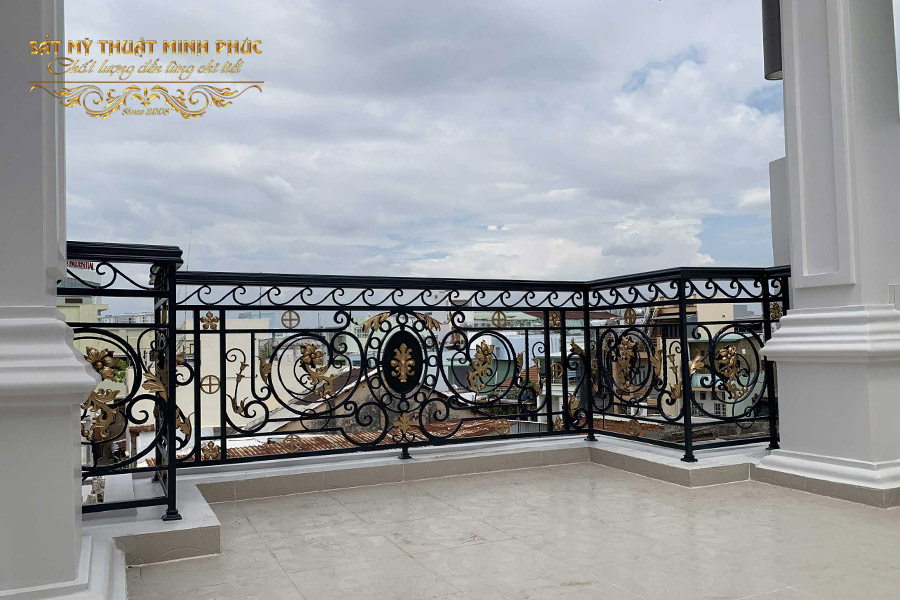 Báo giá lan can sắt ban công mỹ thuật đẹp, giá rẻ nhất 2022
