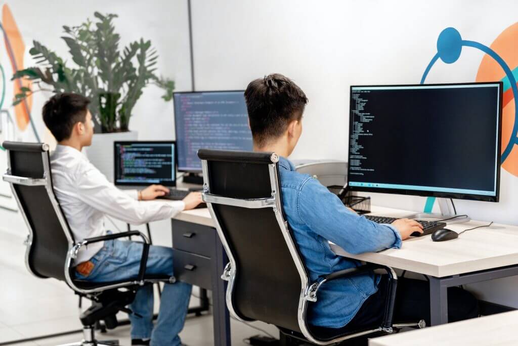 5 lý do nhân viên văn phòng nên sử dụng ghế xoay lưới - Chairking