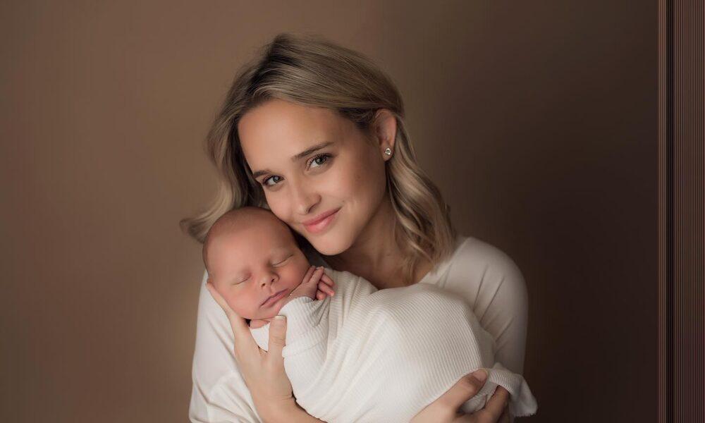 Brianne Aron Age, Bio Height, Net worth, Married, Career - Lemony Blog