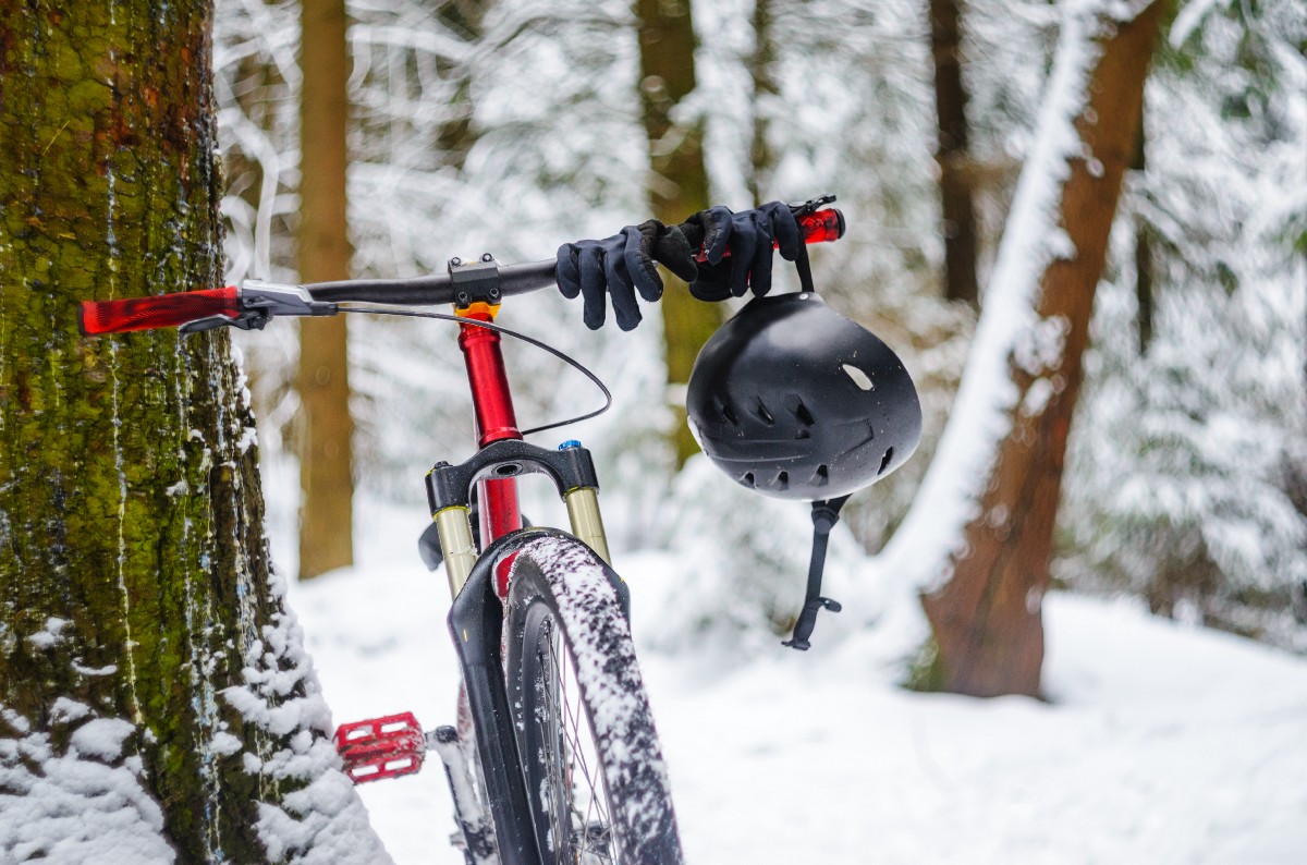 Crucial Winter Gear to Enjoy Mountain Bike Riding to the Core | by Cambio Bikes | Dec, 2022 | Medium