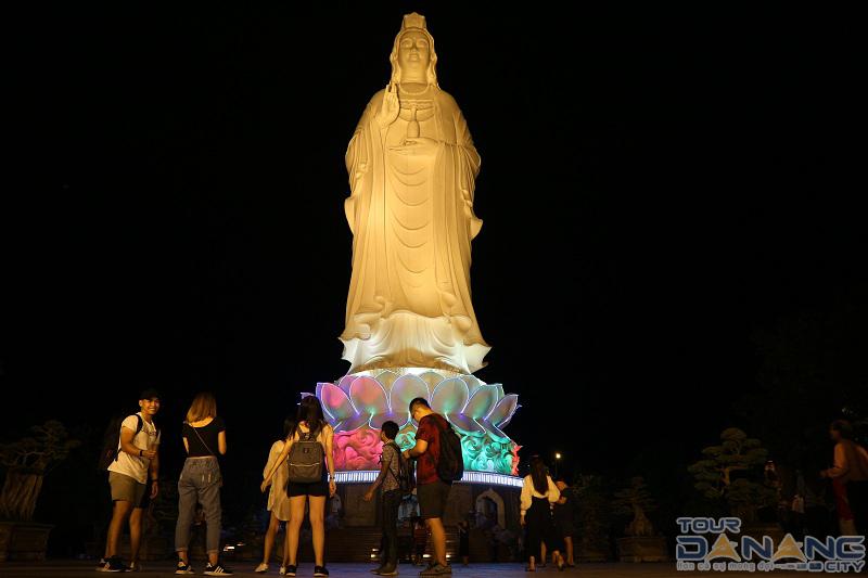 Khám phá Chùa Linh Ứng Bãi Bụt Đà Nẵng trên đỉnh Sơn Trà