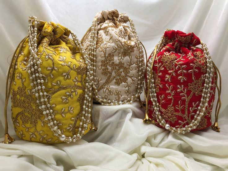 Gorgeous Wedding Potlis That Go Well With Your Spectacular Look