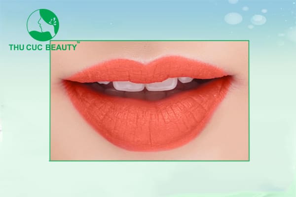Phun môi màu đỏ cam - Môi xinh quyến rũ
