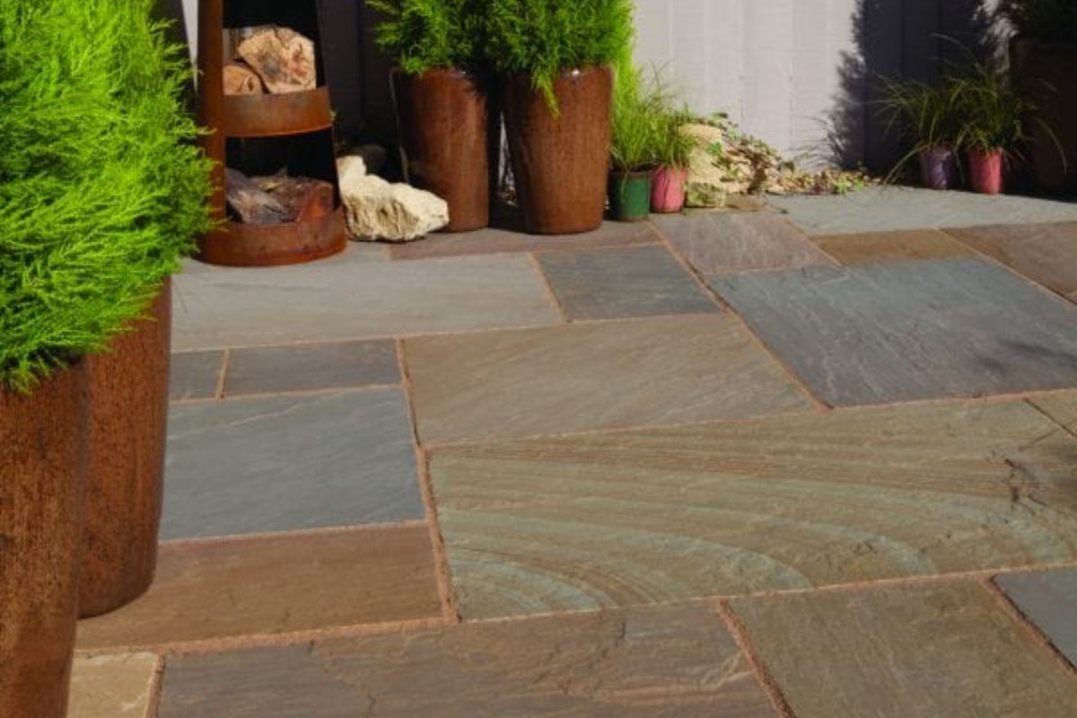 Why are Indian sandstone paver slabs so well-liked?