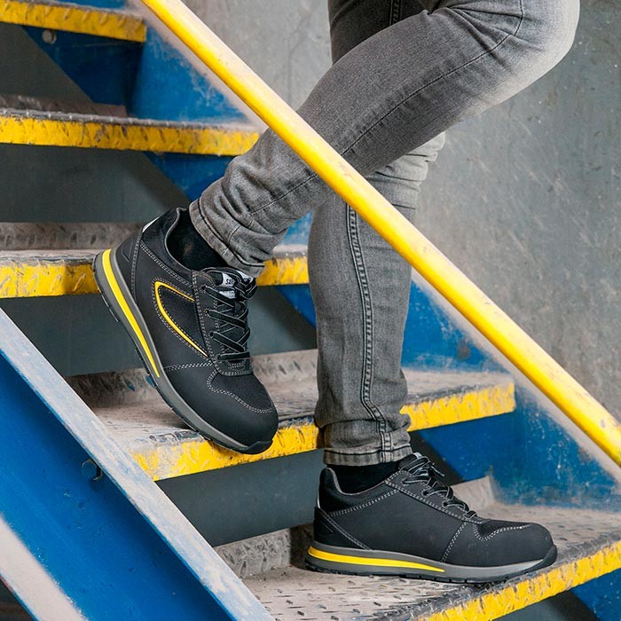 Địa chỉ mua giày bảo hộ nữ thời trang ở đâu GIÁ RẺ, UY TÍN 2023