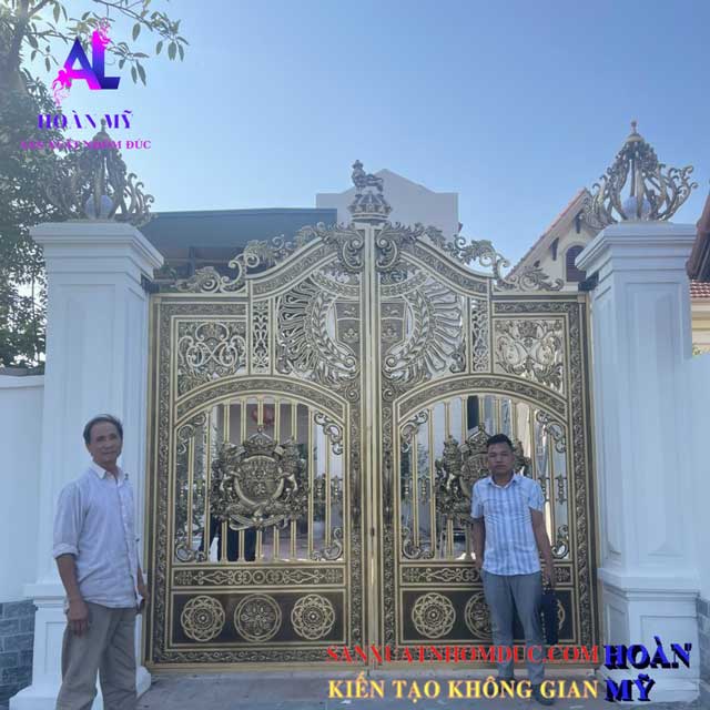 30+ mẫu cửa, cổng nhôm đúc Buckingham đẹp 2023
