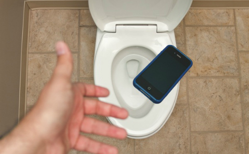 Hướng dẫn cách lấy đồ rơi xuống bồn cầu đơn giản và hiệu quả | Vệ Sinh Môi Trường Thường Lê - Hút Hầm Cầu, Thông Cống Nghẹt