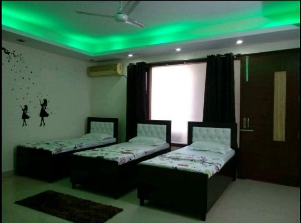 PG for boys in Gurgaon - Pg in sector 33 Gurgaon