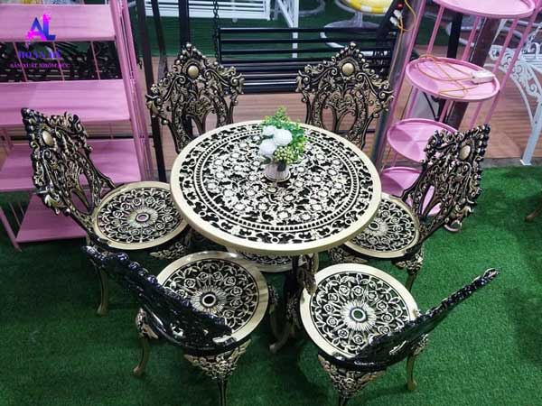 50+ Mẫu bàn ghế nhôm đúc đẹp cho phòng khách, sân vườn 2023
