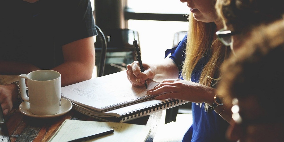 10 Mistakes Students Must Avoid While Writing College Essays