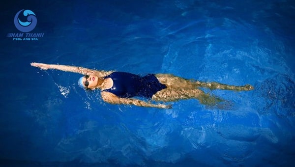 Cách Học Bơi Ngửa Đúng Kỹ Thuật Không Phải Ai Cũng Biết