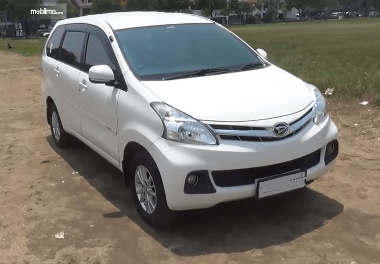 Spesifikasi Daihatsu Xenia R Deluxe 2014: MPV Keluarga Nyaman