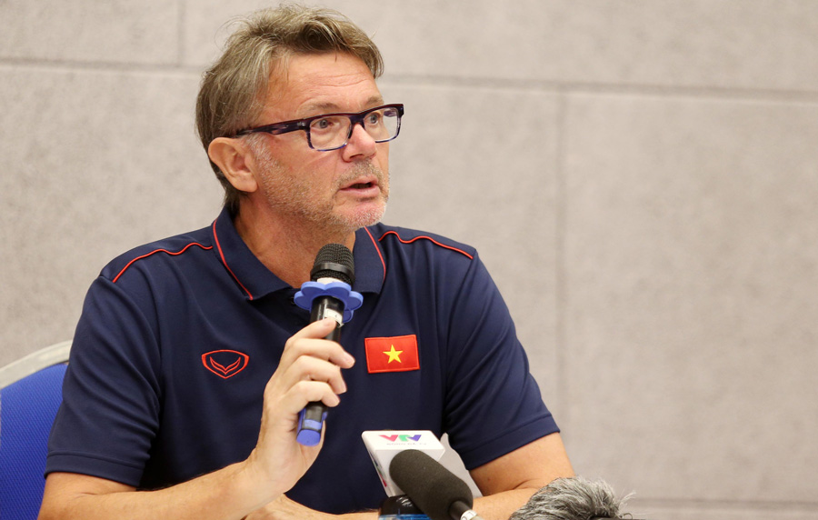 Tân HLV ĐT Việt Nam: 'Mục tiêu hàng đầu của tôi là đưa ĐT Việt Nam dự World Cup 2026'