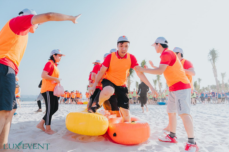 Kịch bản team building Hạ Long chi tiết ấn tượng nhất 2023