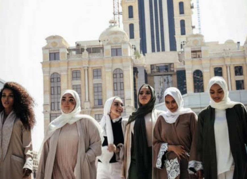 Fashion Forward: Your Guide to Women's Clothing Online in Saudi Arabia