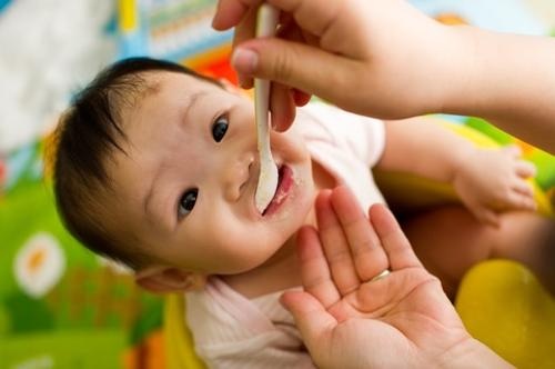Nguyên nhân trẻ 6 tháng tuổi biếng ăn và cách khắc phục - Bio-acimin