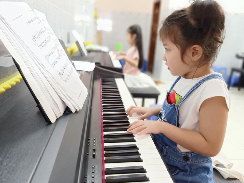 Top 5 cây đàn piano cho bé mới học và cách chọn đàn cho bé