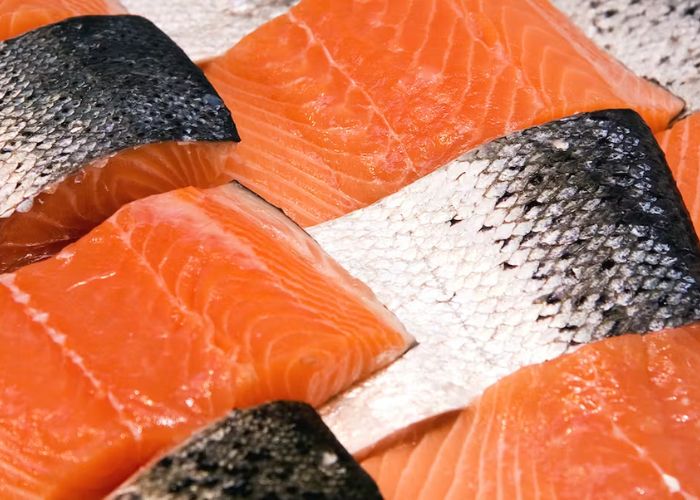 [Giải đáp] Bé 6 tháng ăn cá hồi được không? – Ăn Uống Lành Mạnh