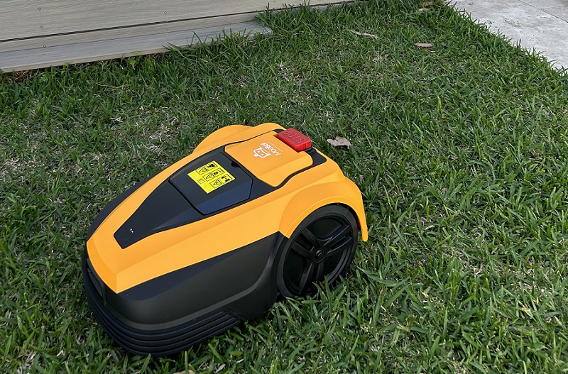 Are Robot Lawn Mowers Better for Your Lawn?