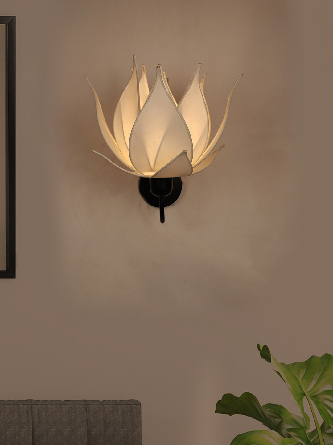 Auspicious Ivory Blooming Lotus Fabric Wall Sconce