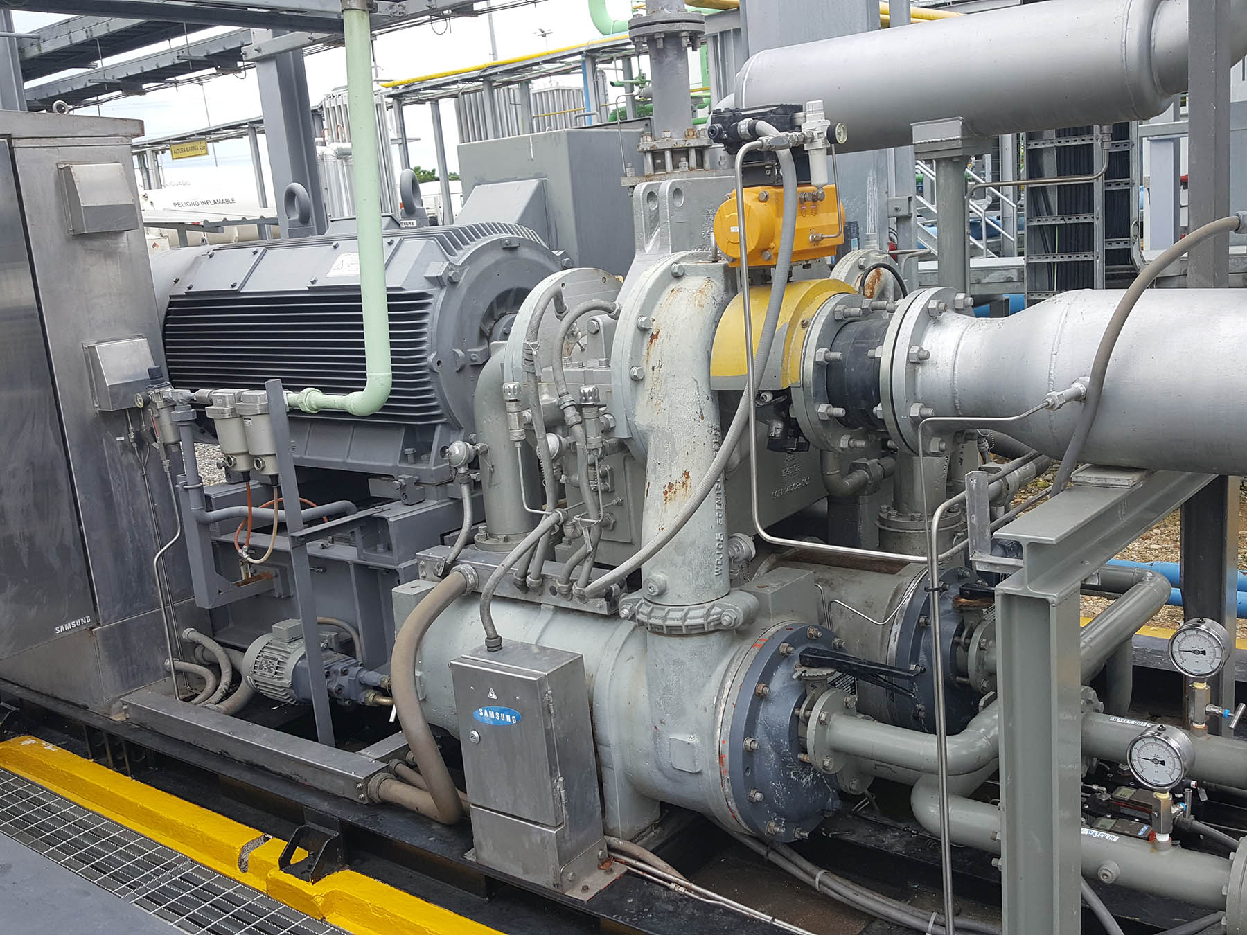 Air Power Chronicles: How Compressors Keep Industries Breathing - Emperiortech