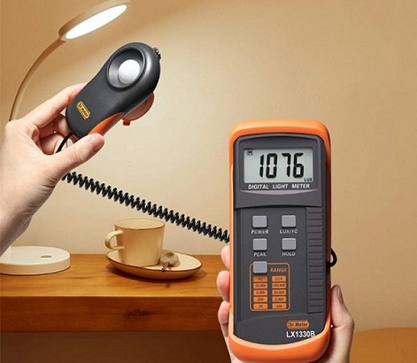 Cách sử dụng máy đo cường độ ánh sáng đơn giản, chính xác