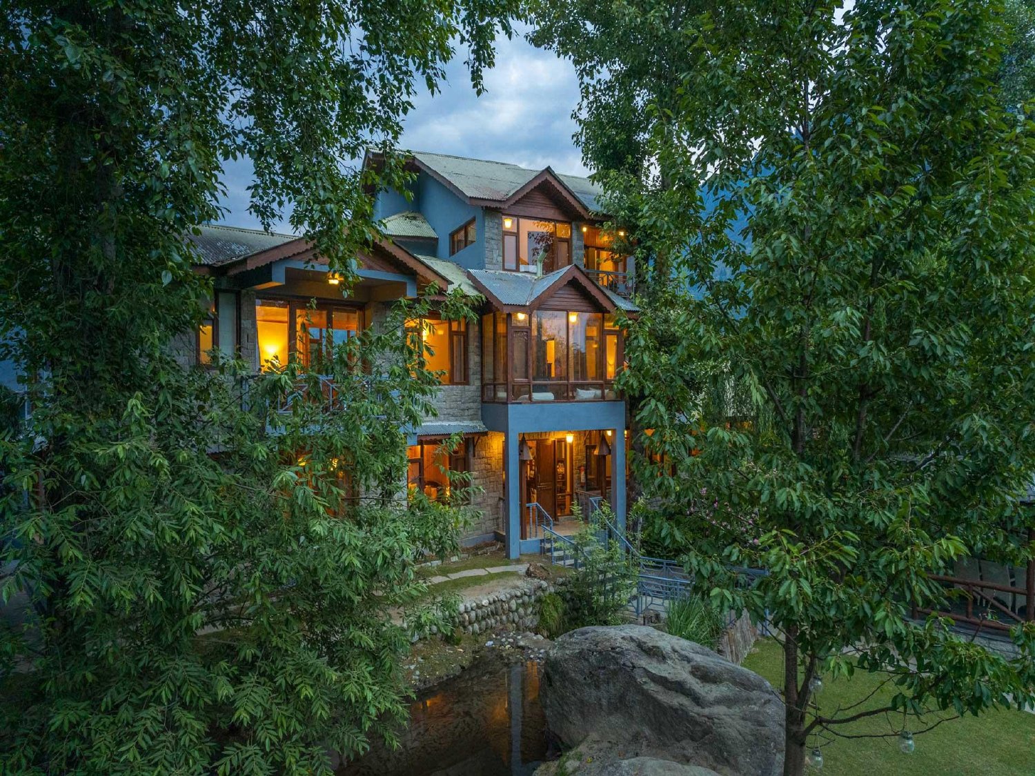 Explore 5 Bedroom Luxury Villas in Manali, North India - LTN501