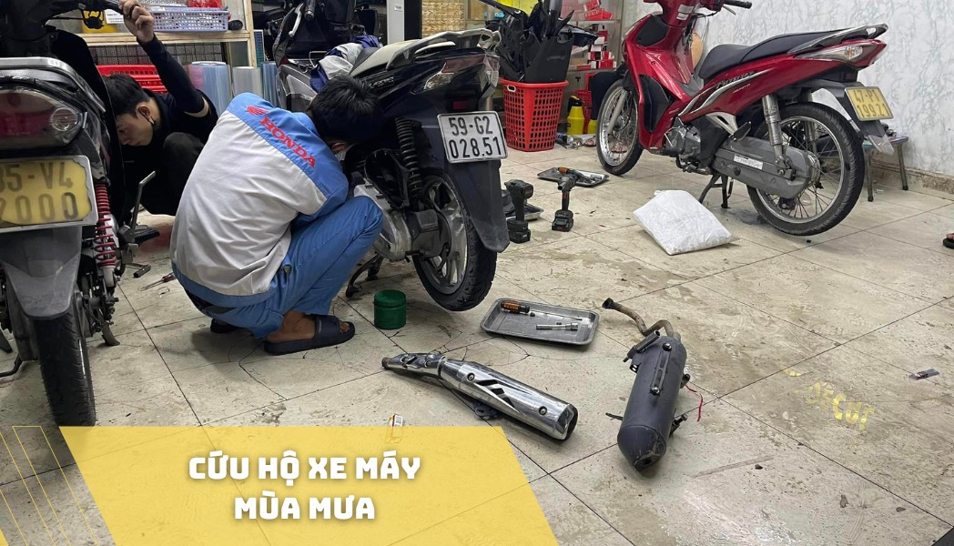 Cứu hộ xe máy mùa mưa bão