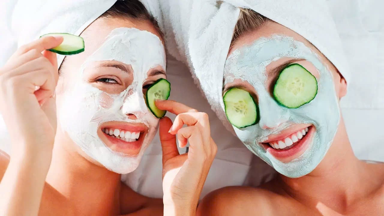 Giải đáp: Nên đắp mặt nạ dưa leo bao nhiêu phút – Newway - Thương hiệu uy tín hàng đầu trong lĩnh vực dược mỹ phẩm