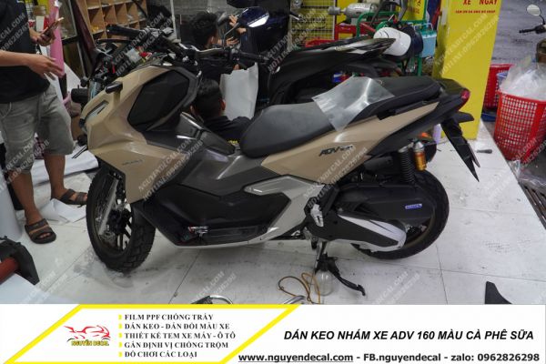 Dán keo nhám xe ADV 160 màu cà phê sữa -         Nguyễn Decal - Chuyên Dán Keo Xe Design Tem Xe Decal Tem Xe Nguyễn Decal